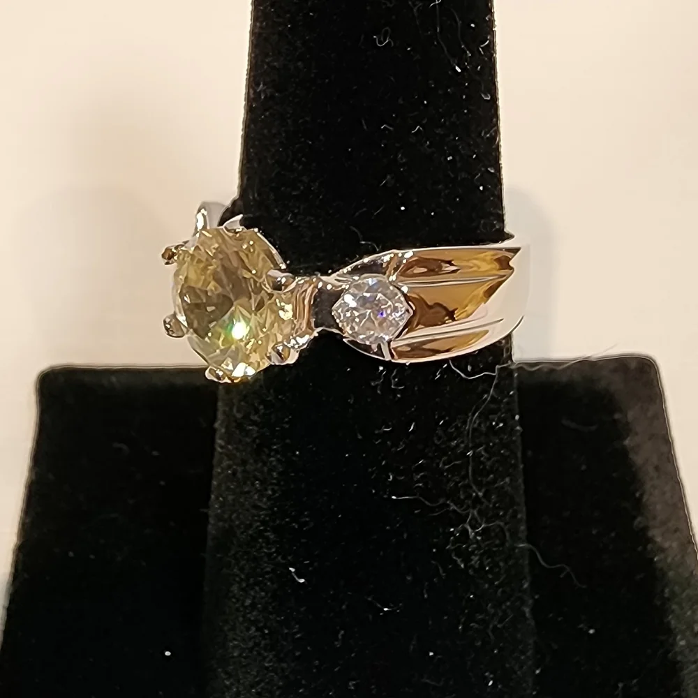 Silver Tone Ring With Large Light Yellow Gemstone